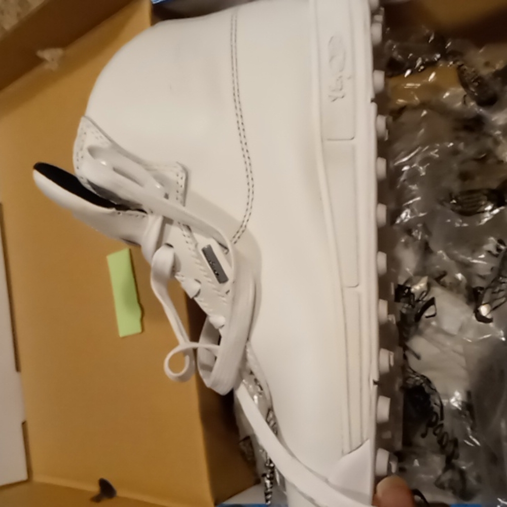 Shoes - Picture 3 of 3